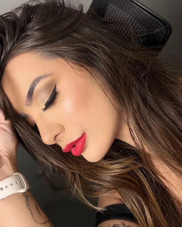 Daniela Carvalho - Profissional de Maquiagem e Micropigmentação
